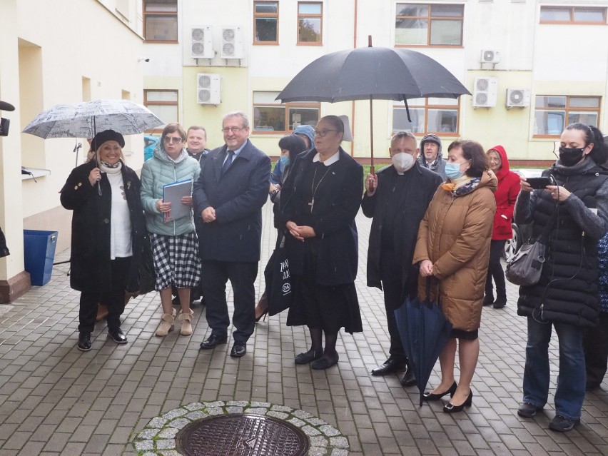 Tablica poświęcona jest pamięci Berthy von Massow,...