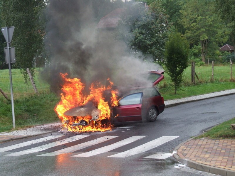 Pożar samochodu w Świeradowie Zdroju, 07.09.2015