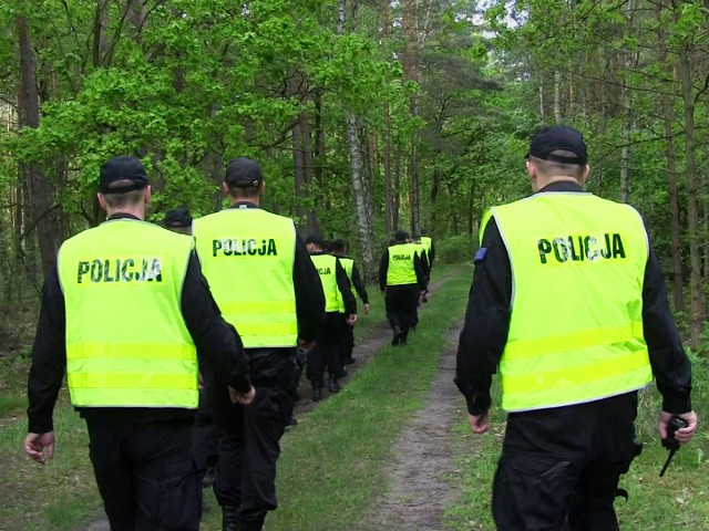 Rodzina zgłosiła zaginięcie 71-letniego mężczyzny. Szukali go policjanci i strażacy.