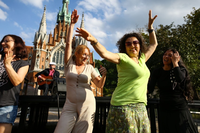 Rynek Podgórski w rytmie flamenco. Tak przebiega Festiwal Teatrów Ulicznych w Krakowie [ZDJĘCIA]