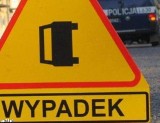 Wypadek niedaleko Nowogrodu Bobrzańskiego. Dachował ford transit