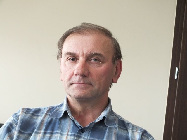 Czesław Kozłowski, dotychczasowy dyrektor Gimnazjum Publicznego w Wąchocku przechodzi na emeryturę.