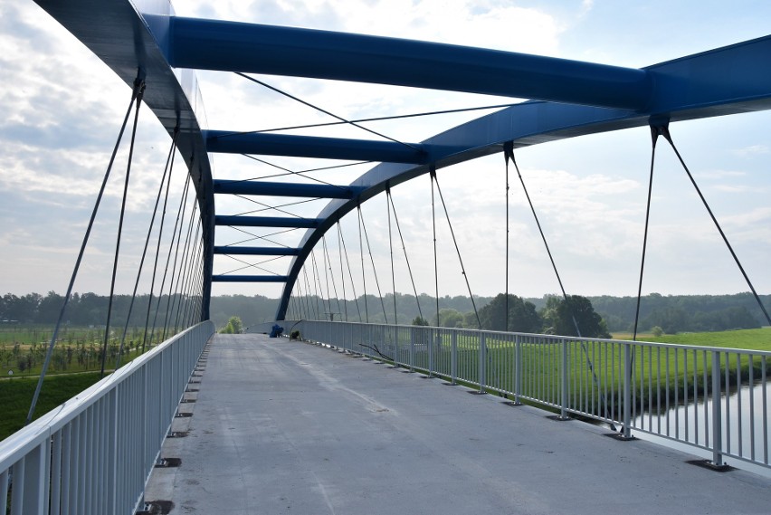 Budowa kładki nad Kanałem Ulgi w Opolu jest na ukończeniu