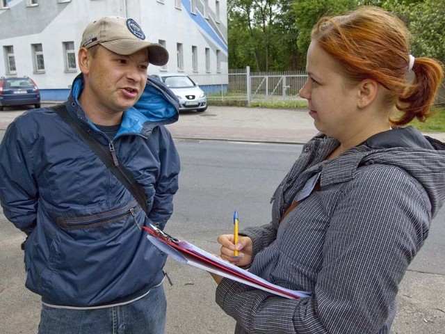 Dagmara Mitrus jest w grupie ankieterów, którzy przepytują mieszkańców. - Ludzie są uprzejmi i chętnie z nami rozmawiają - mówi.