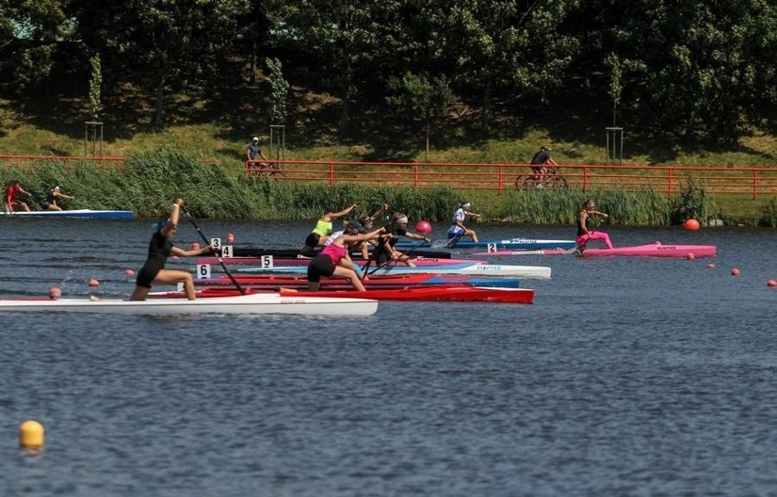 Medale i trofea czołowym zawodnikom poznańskich zawodów...