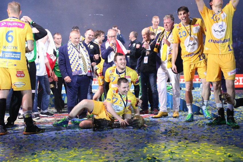 Vive Tauron Kielce po horrorze wygrał z Veszprem i zwyciężył w Lidze Mistrzów