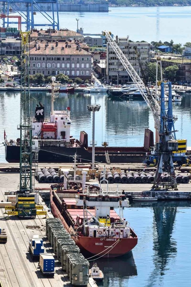 Luka Rijeka jest operatorem największego portu w Chorwacji. Akcje spółki notowane są na Giełdzie Papierów Wartościowych w Zagrzebiu.