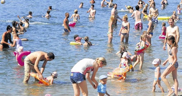 Kąpielisko nad zalewem Bagry jest bardzo popularne, ale dojechać na nie jest  bardzo trudno. Ma być łatwiej