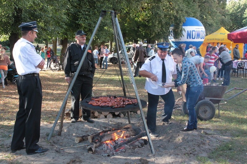 Festyn na zakończenie wakacji zorganizowało Stowrayzszenie...