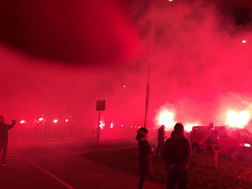 Wielkie racowisko kibiców Lecha Poznań z okazji 99. rocznicy...