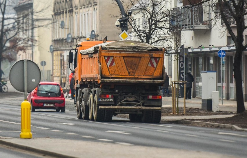 23.01.2019 bydgoszcz ulica grunwaldzka tiry i ciezarowki na...