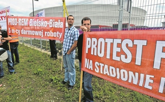 W 2012 r. podwykonawcy protestowali pod stadionem. Zapowiadają, że dziś przyjdą do wojewody