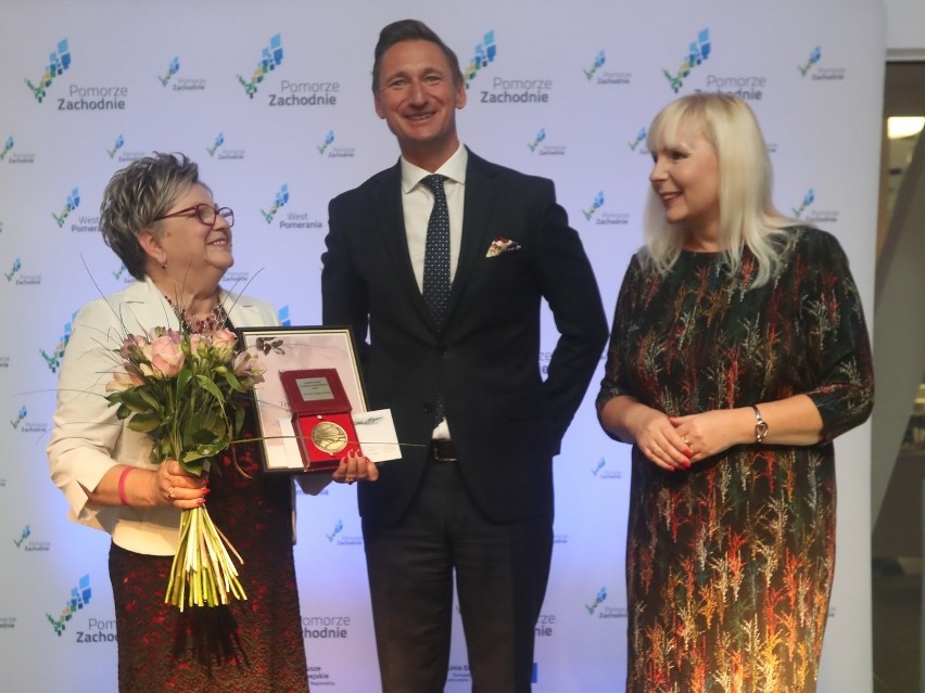 Wielka gala Kobieta Roku za nami. Danuta Szyksznian-Ossowska podwójną laureatką. Gratulujemy! [ZDJĘCIA, WIDEO]