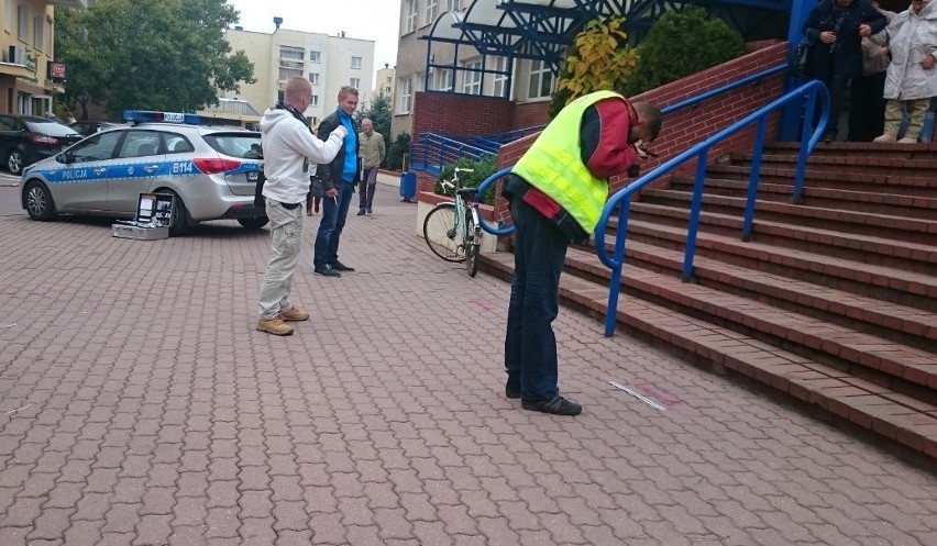 Policja przed lokalem wyborczym na Gądowie. Złamano ciszę?