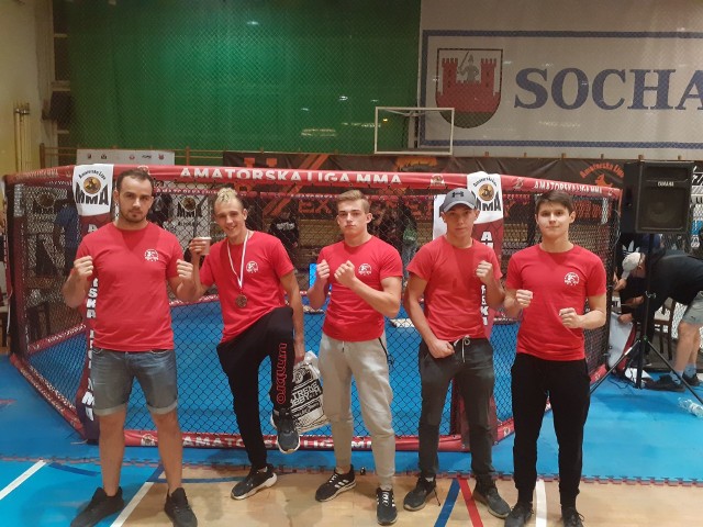 Bardzo dobrze spisali się zawodnicy Soma Gym Kick Boxing Kielce na Mistrzostwach Polski w Starachowicach.