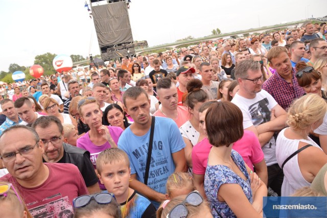 Kilkudziesięciotysięczna publiczność zebrała się przy uniejowskich termach, gdzie został zorganizowany wielki koncert "Przebojowe Lato Zet i Polsatu".  Na scenie wystąpili: Blue Cafe, Rafał Brzozowski, Kombii, Feel, Sidney Polak, Natalia Szroeder i Varius Manx, Formacja Nieżywych Schabuff, Big Day, a także Natalia Szroeder. Zobacz zdjęcia z imprezy.