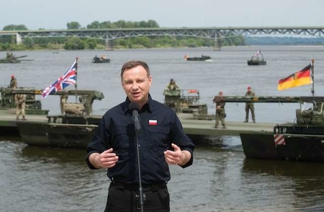 Anakonda 16 Budowa przeprawy przez Wisłę w Chełmnieprezydent RP Andrzej Duda