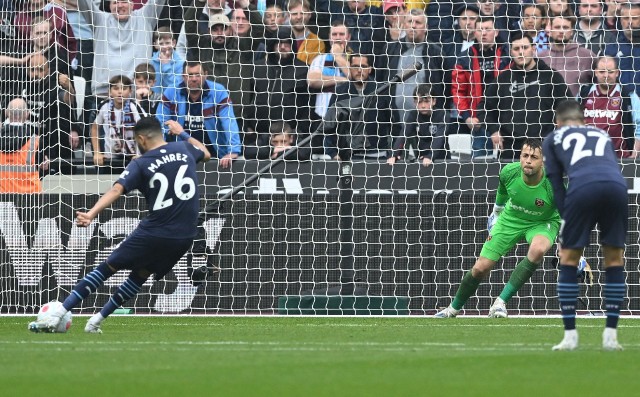 Łukasz Fabiański w meczu 37. kolejki zatrzymał Manchester City