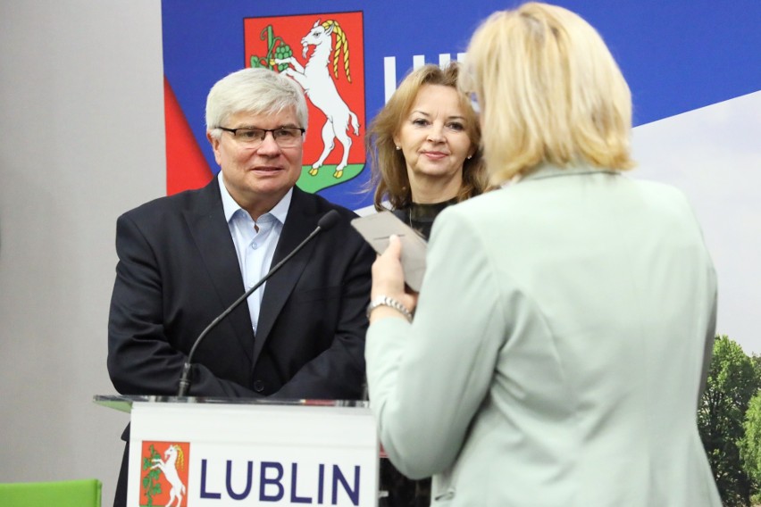 Tusk w Lublinie: Zatrzymamy budowę Centralnego Portu Komunikacyjnego