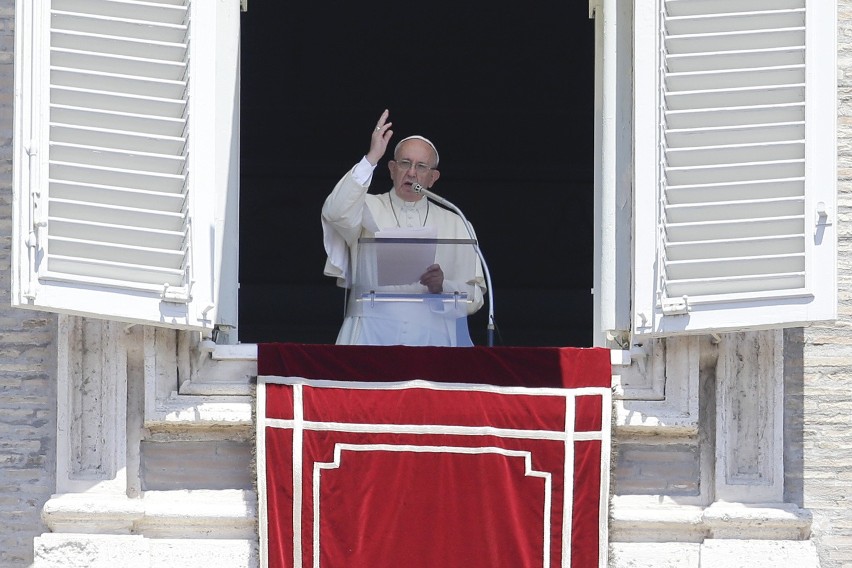 Papież Franciszek ma wylądować w Krakowie-Balicach ok....