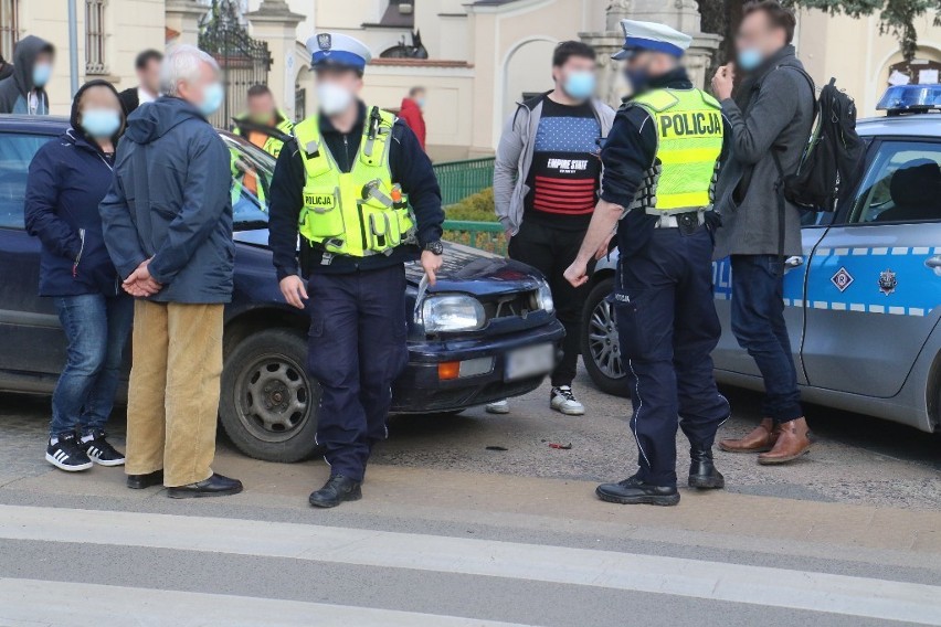 Starszy mężczyzna wyjeżdżając z ul. Dobrzyńskiej nie ustąpił...