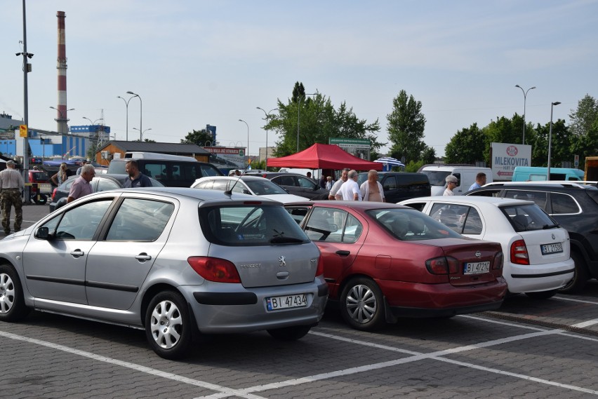 Giełda samochodowa w Białymstoku. Sprawdź, co było do kupienia przy Andersa (zdjęcia)