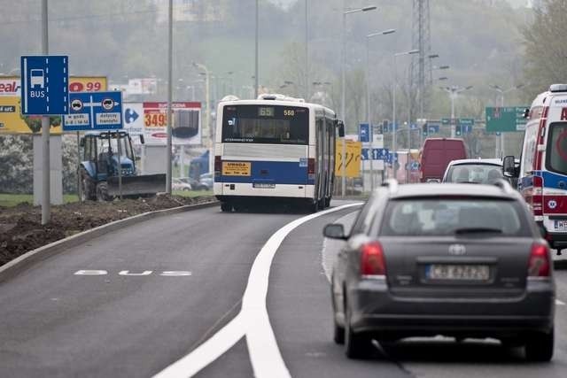 Buspas znacznie ułatwia poruszanie się pojazdom komunikacji miejskiej