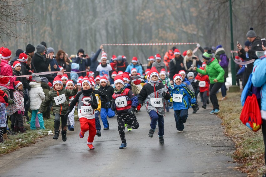 Dzieci pobiegły w Biegu Mikołajów 2017 w Krakowie