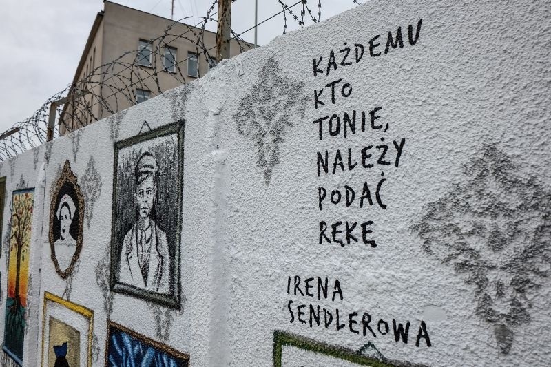 Mural dla Ireny Sendlerowej na więzieniu