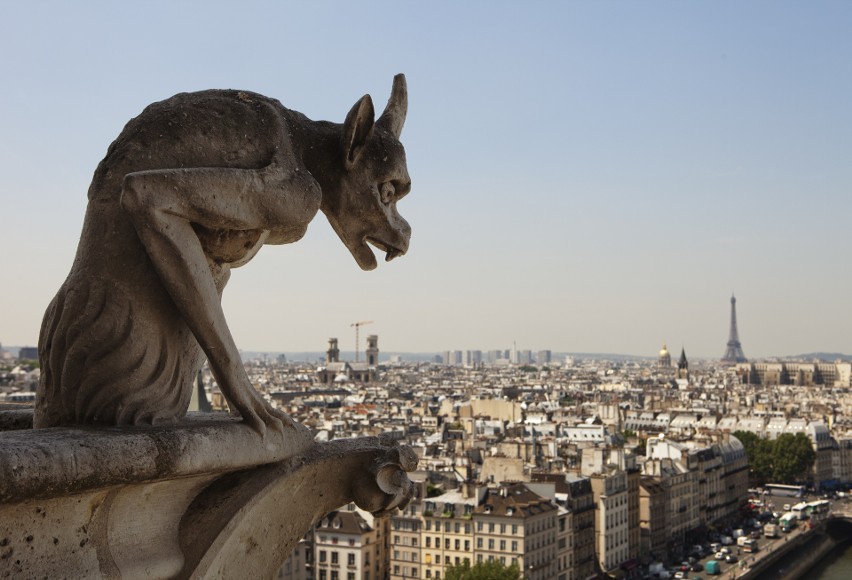 Paryż, stolica Francji, kusi swoją romantyczną atmosferą,...