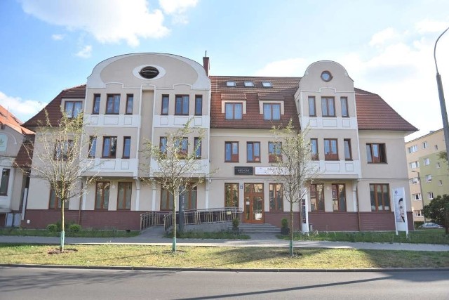 Warszawska spółka SAP PROPERTY domaga się zapłaty od miasta za przestój w budowie apartamentowców znanych jako Dwór Marcelin.