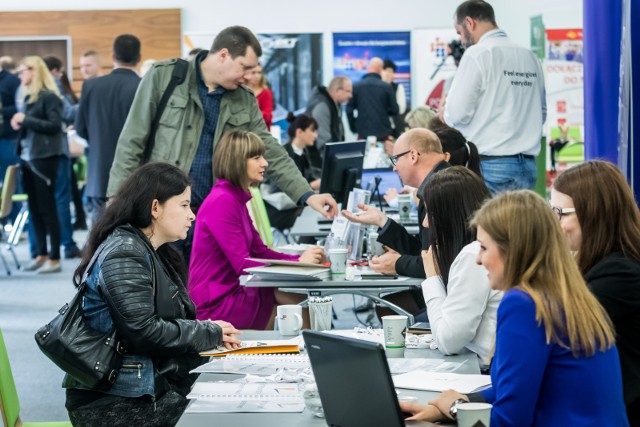 Giełda Pracy Work Park przyciągnęła, 17 października do Bydgoskiego Centrum Targowo -Wystawienniczego, tłumy. Była to już druga edycja tej imprezy. Uczestniczyło w niej ok. 50 firm