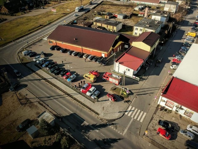 W środę (5.02) w Złejwsi Wielkiej na parkingu przy dyskoncie zasłabł mężczyzna. Służbom przybyłym na miejsce nie udało się go uratować. Nastąpiło zatrzymanie krążenia. Prowadzono resuscytacje. Na miejscu pojawiło się Lotnicze Pogotowie Ratunkowe. Lekarz stwierdził zgon. W akcji ratunkowej uczestniczyły dwa zastępy OSP KSRG, 1 PSP oraz LPR i policja.Polecamy także: Domy i mieszkania od komornika w Kujawsko-Pomorskiem. Gdzie i za ile? 