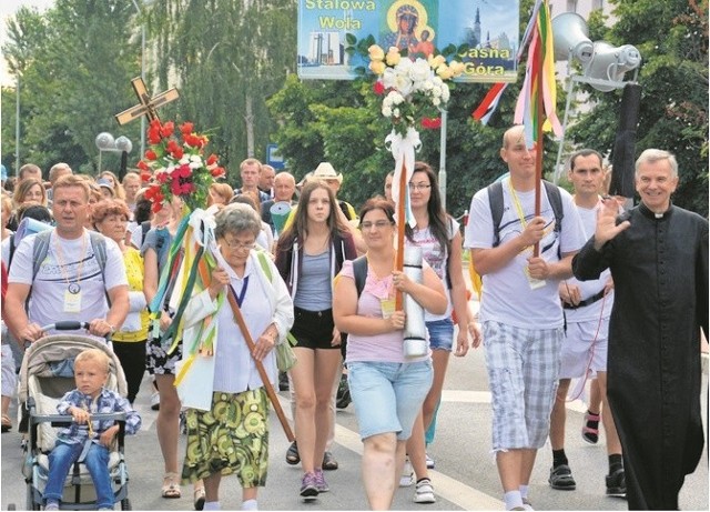 Pierwsza grupa stalowowolskiej pielgrzymki, która wyruszyła 4 sierpnia i dotarła na Jasną Górę w dniu dzisiejszym.