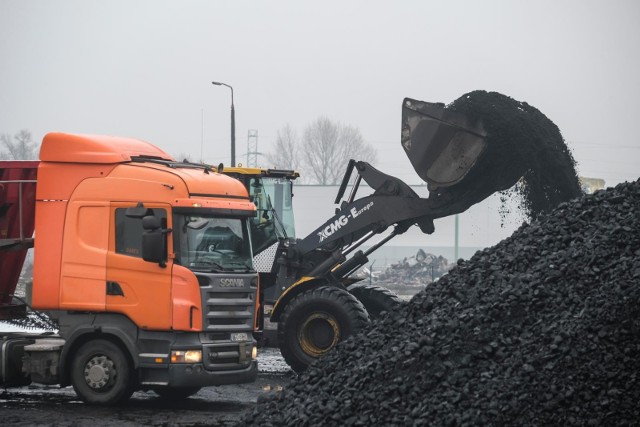 Ceny węgla w składach spadły do około 2 tys. złotych za tonę