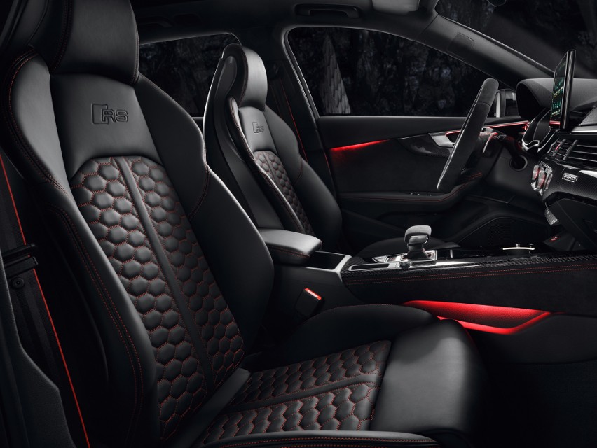 Audi RS 4 Avant...