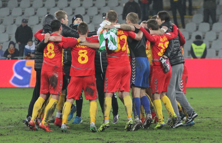 Lechia poległa w Kielcach. Dwa karne Korony i "czerwony" Gerson [ZDJĘCIA]