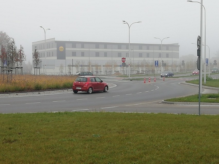  Nowy Lidl we Wrocławiu. Powstał na granicy trzech osiedli. Kiedy otwarcie? [ZDJĘCIA]