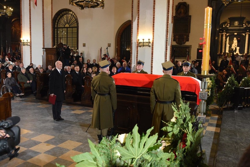 Pogrzeb Jana Olszewskiego w Warszawie