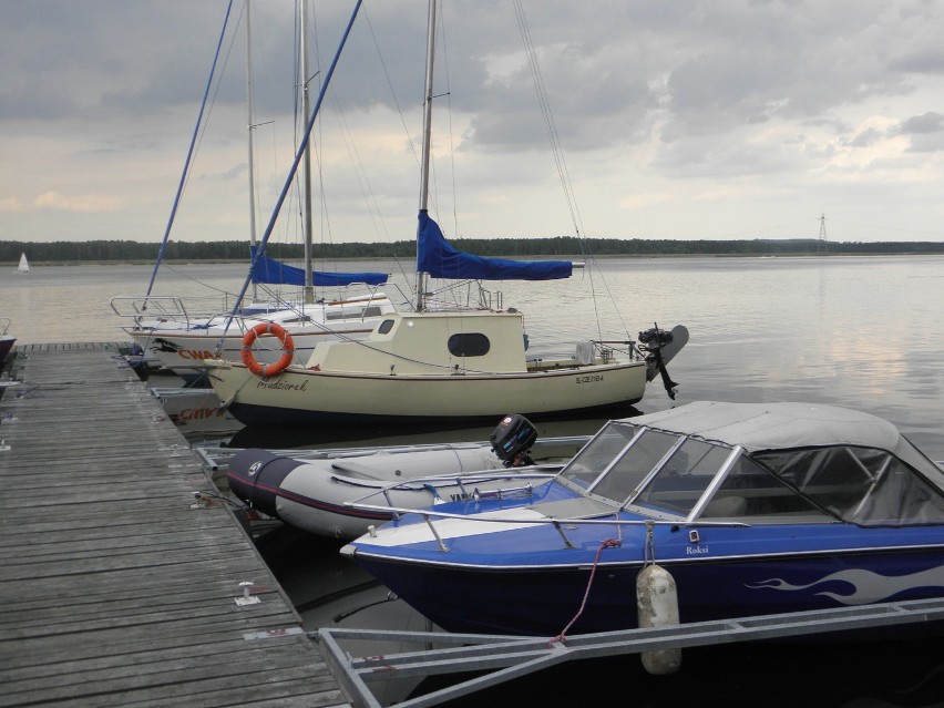 Podczas dnia otwartego Mariny Poraj można sprawdzić się w...