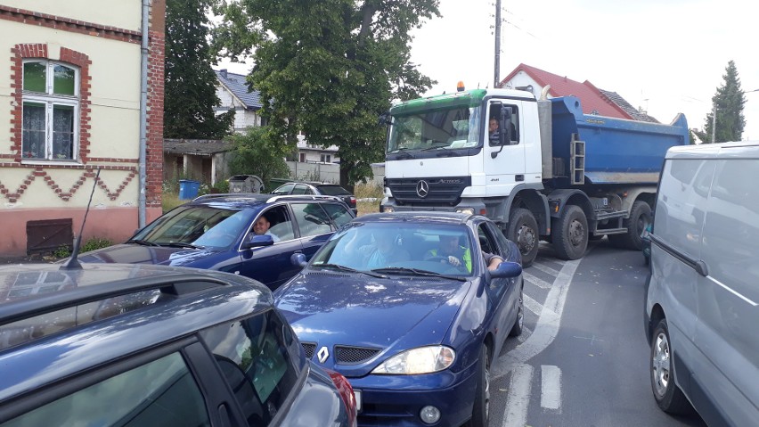 Kierowcy utknęli w potężnych korkach na północy Wrocławia [ZDJĘCIA]