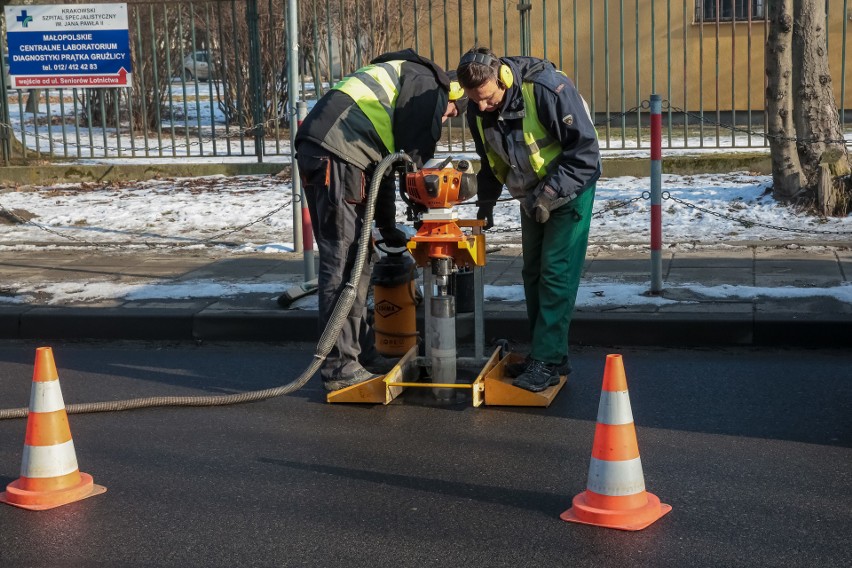 Kraków. Przygotowania do remontów nakładkowych [LISTA ULIC]