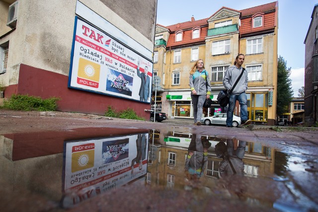 Słupsk, czwartek, 25 września, ulica Mickiewicza. Plakat został. Programu nie będzie.