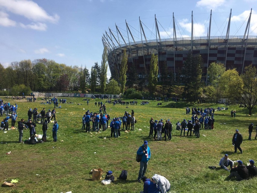 Kibice Lecha Poznań dotarli już do Warszawy na finałowy mecz...