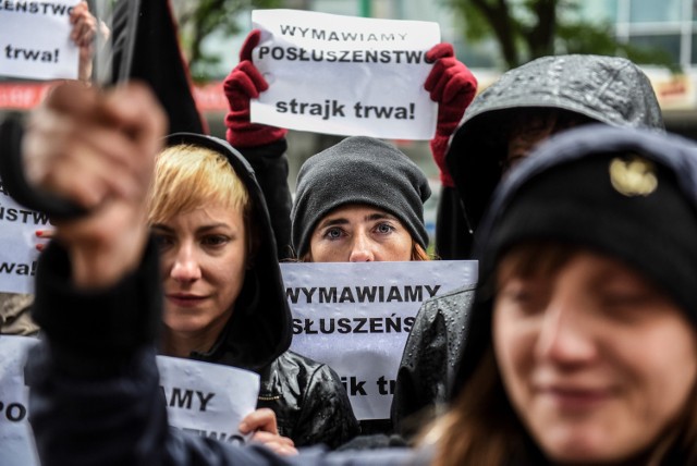 Czarny protest na ulicach Polski