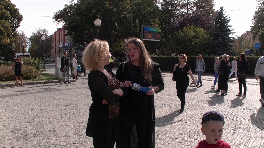 Czarny Protest w Szczecinie. Tłumy na placu Grunwaldzkim