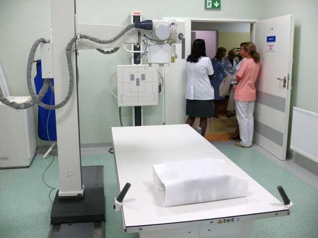 Zdjęcia wykonane w pracowni rentgenowskiej są natychmiast przesyłane do lekarzy zlecających diagnozę.