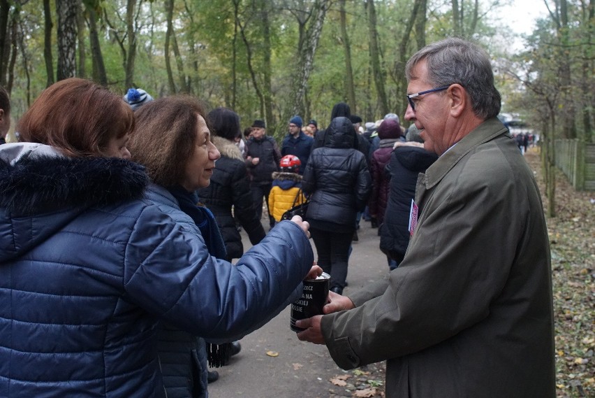 Wszystkich Świętych w Poznaniu: Trwa zbiórka na Rossę - 1...