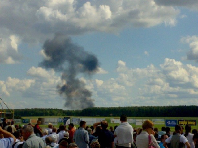 Białoruski Su-27 rozbił się drugiego dnia pokazów lotniczych.