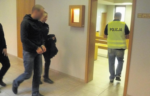 23-letni Wojciech G., który w sylwestrową noc w Bielsku wjechał po pijanemu w tłum zabijając 5-letnią dziewczynkę, został aresztowany. Najbliższe trzy miesiące spędzi w areszcie śledczym